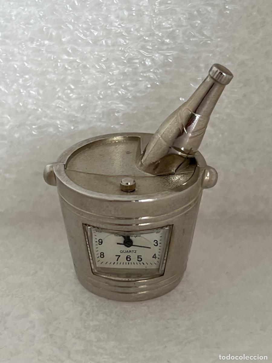 Vintage: Reloj miniatura Le Temps Cubitera - Foto 1