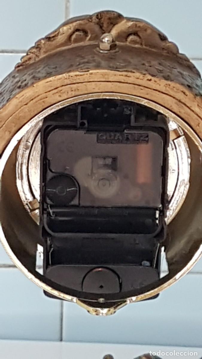 Vintage: RELOJ DE RESINA DORADO FUNCIONANDO - Foto 6