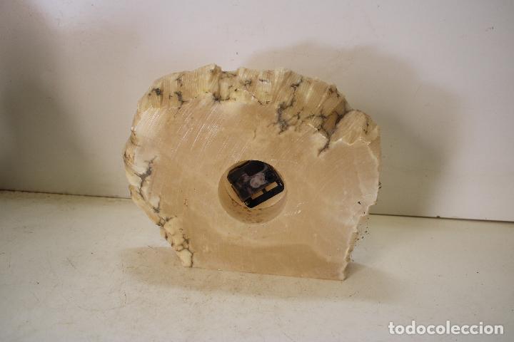 Vintage: reloj quartz de alabastro - Foto 2