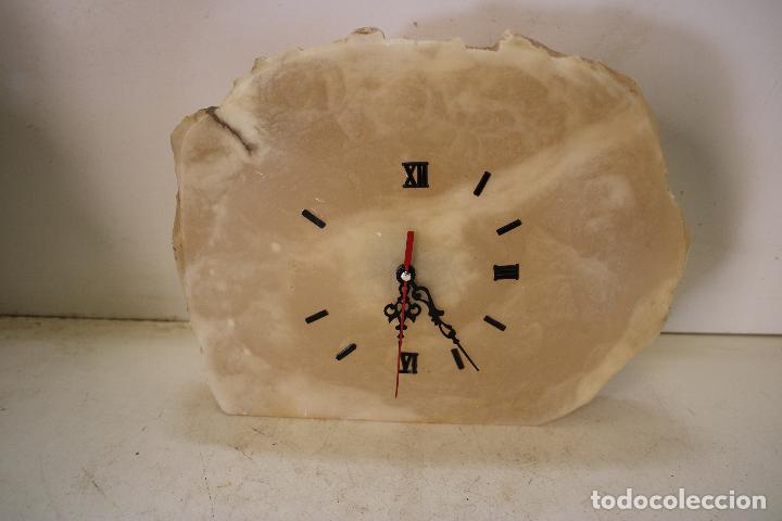 Vintage: reloj quartz de alabastro - Foto 1
