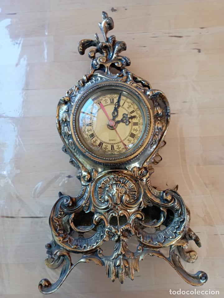 Vintage: Reloj de sobremesa de bronce. Funciona a pilas. - Foto 5