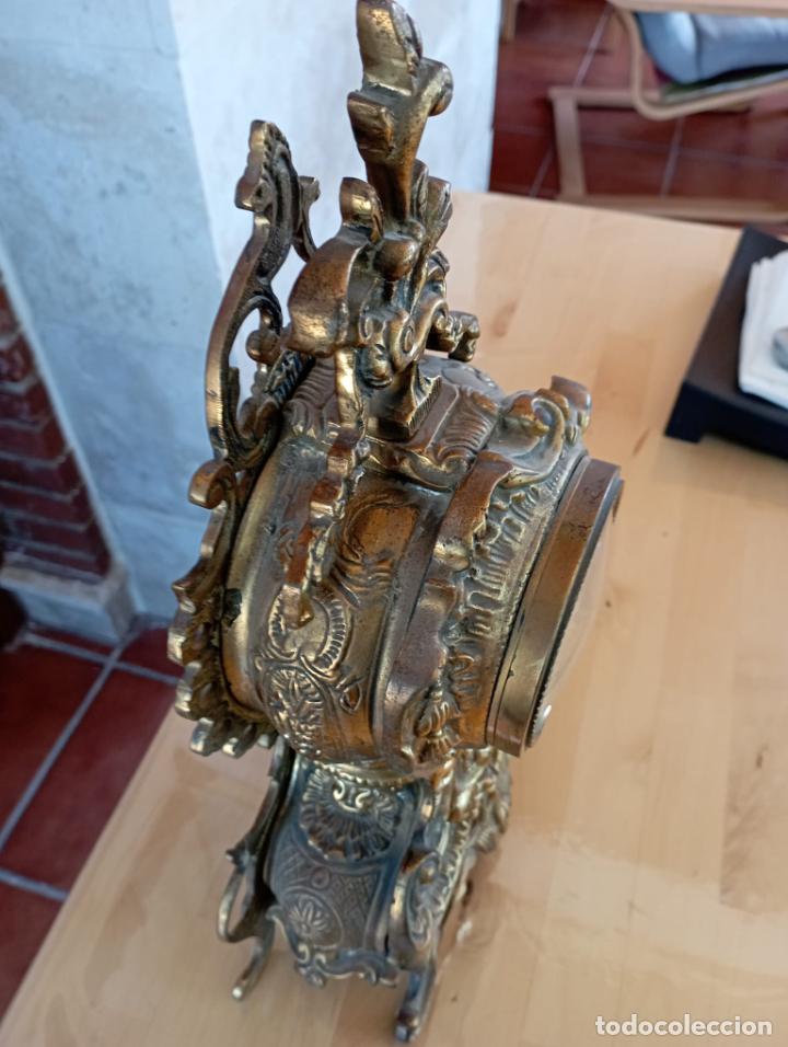 Vintage: Reloj de sobremesa de bronce. Funciona a pilas. - Foto 6