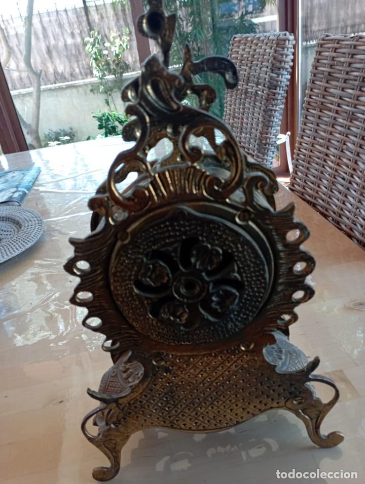 Vintage: Reloj de sobremesa de bronce. Funciona a pilas. - Foto 7