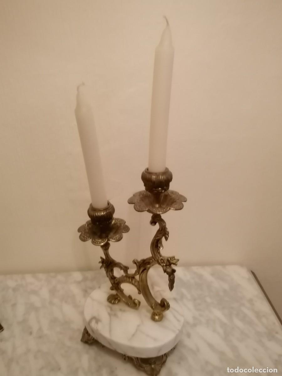 Vintage: Reloj y candelabros de bronce - Foto 4
