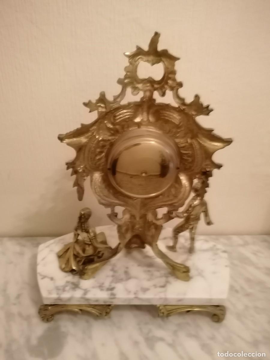 Vintage: Reloj y candelabros de bronce - Foto 5