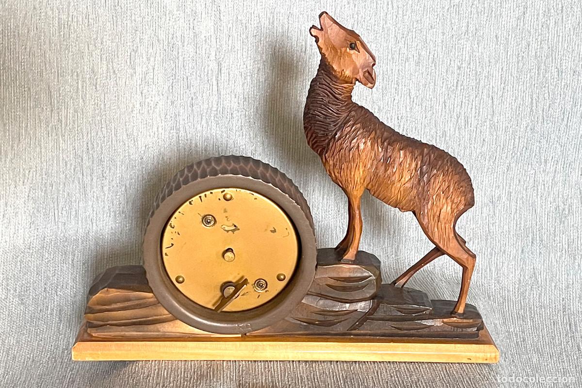 Vintage: Reloj de chimenea con talla de ciervo. - Foto 3