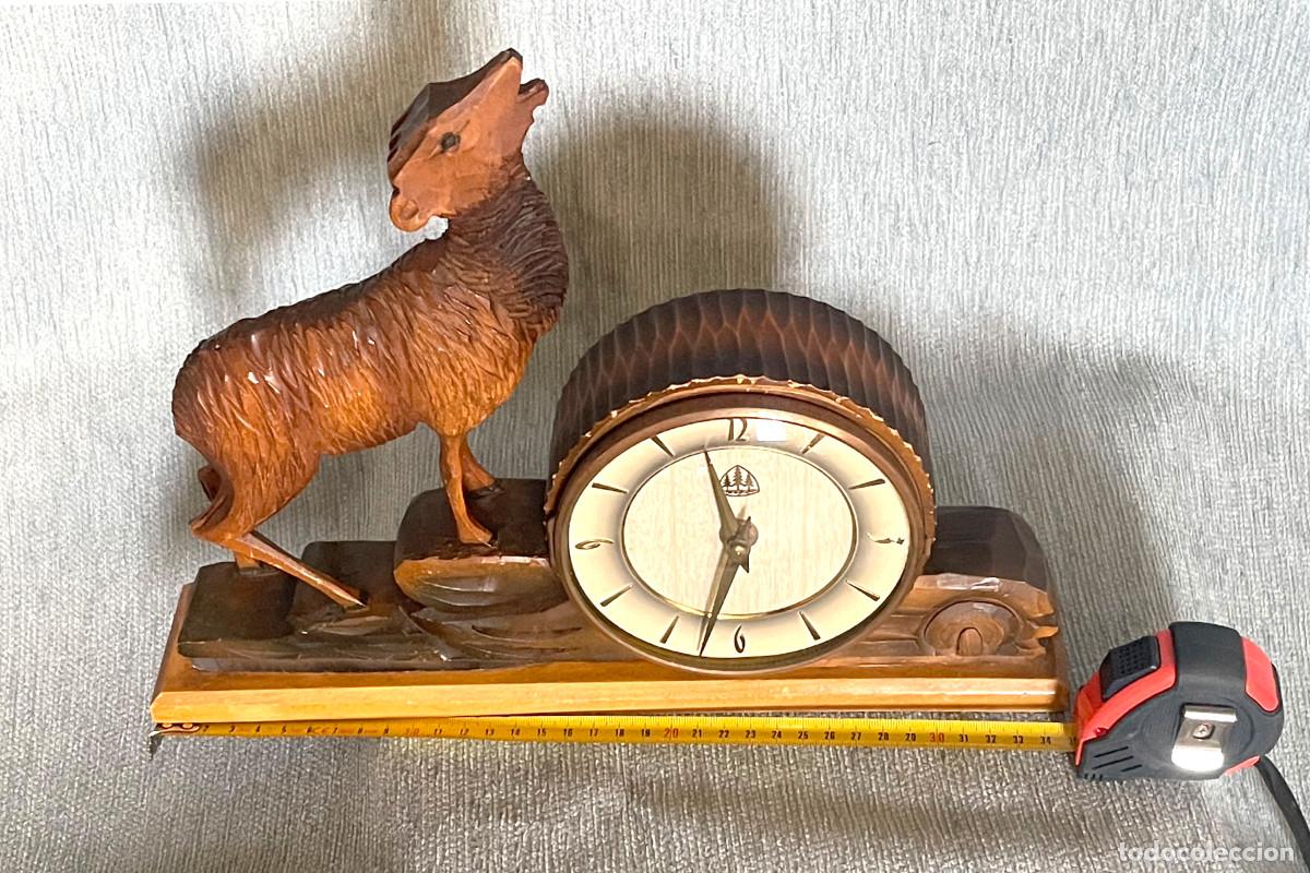 Vintage: Reloj de chimenea con talla de ciervo. - Foto 4