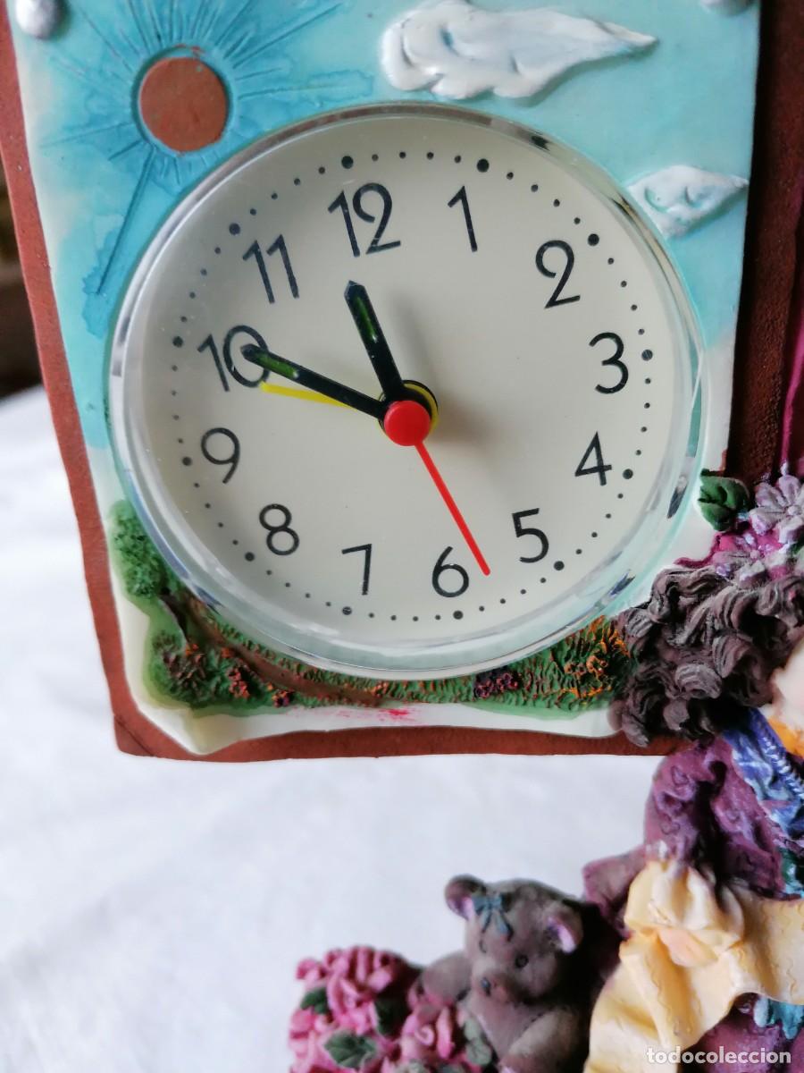 Vintage: Reloj de sobremesa ni&ntilde;a - Foto 2