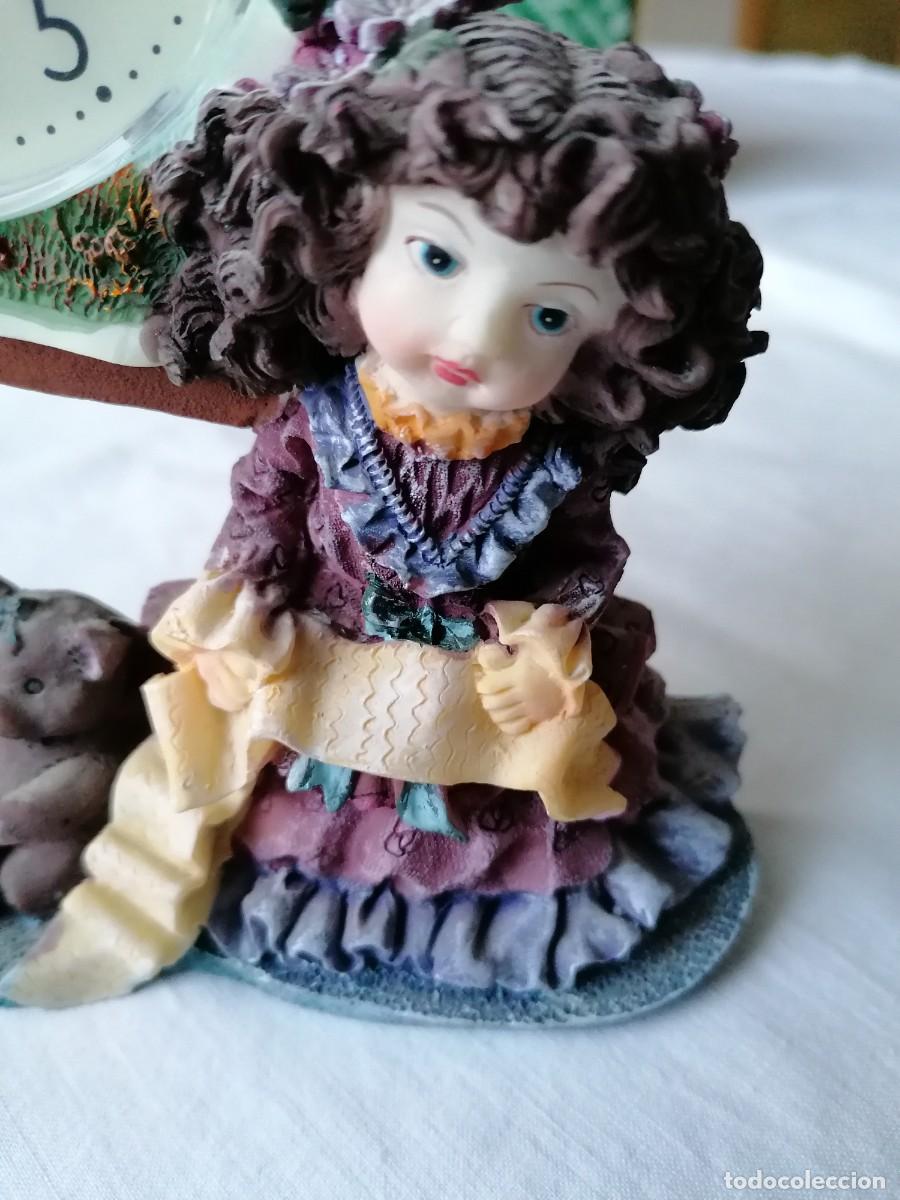 Vintage: Reloj de sobremesa ni&ntilde;a - Foto 4