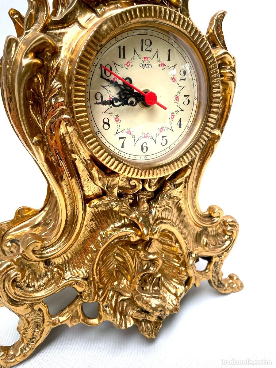 Vintage: Reloj de bronce a pilas funcionando - Foto 4