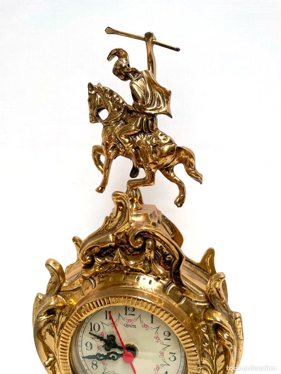 Vintage: Reloj de bronce a pilas funcionando - Foto 5