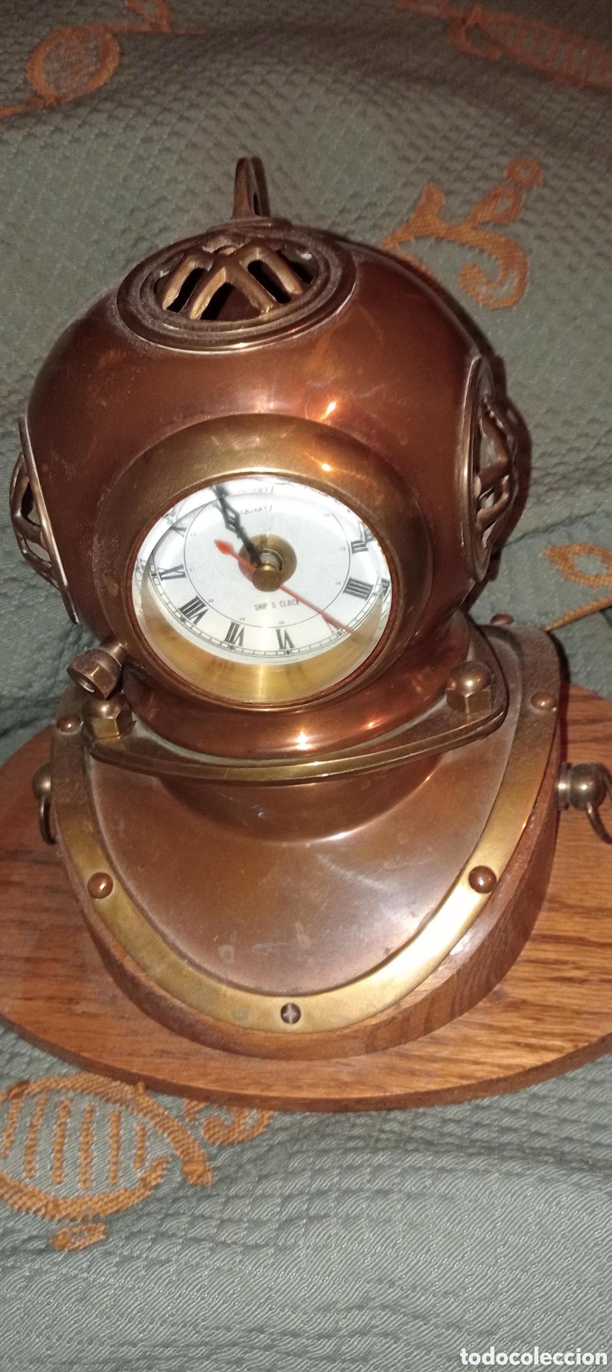 Vintage: Reloj de sobremesa casco de buzo - Foto 1