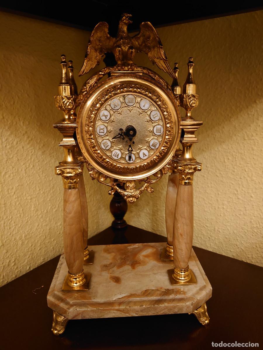 Vintage: Reloj de mesa de m&aacute;rmol y bronce. - Foto 1
