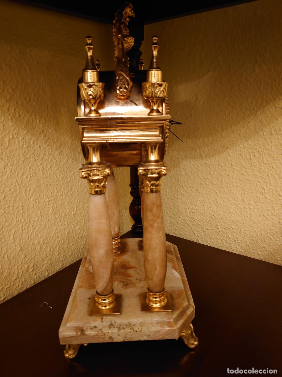 Vintage: Reloj de mesa de m&aacute;rmol y bronce. - Foto 2