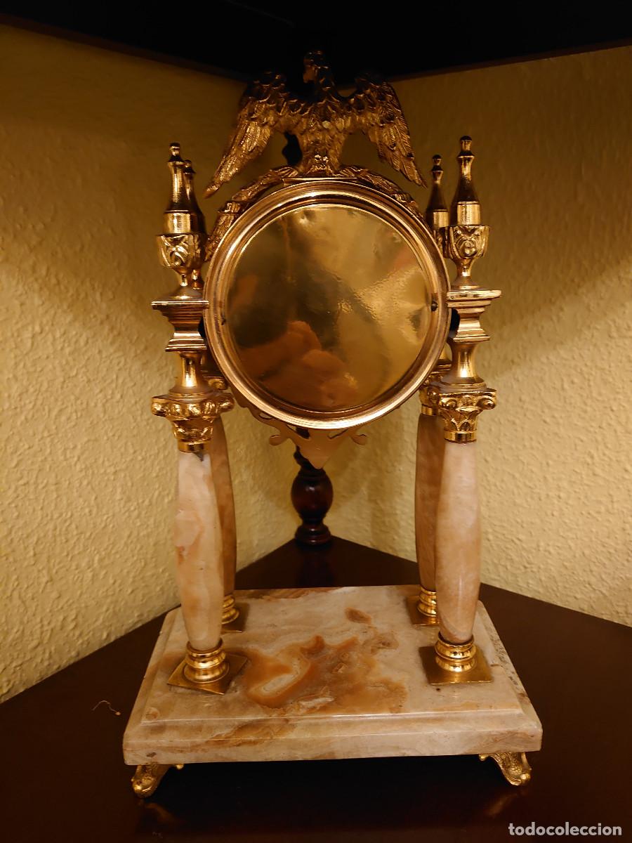 Vintage: Reloj de mesa de m&aacute;rmol y bronce. - Foto 3