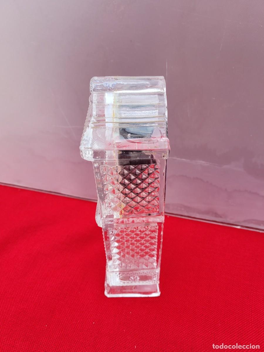Vintage: Reloj de p&eacute;ndulo, de cristal, cuarzo, con forma de casa. - Foto 3