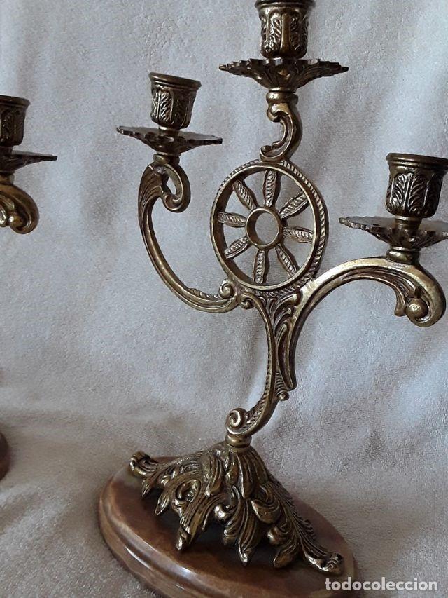 Vintage: Reloj y candelabros de bronce con base de marmol - Foto 4
