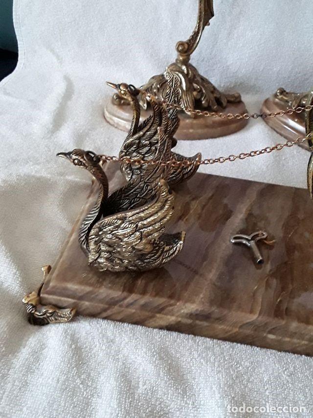 Vintage: Reloj y candelabros de bronce con base de marmol - Foto 5