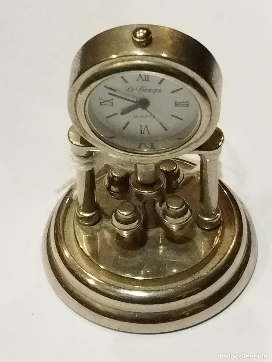 Vintage: MINI RELOJ QUARTZ &rdquo;LE TEMPS&rdquo;. FUNCIONANDO. - Foto 2