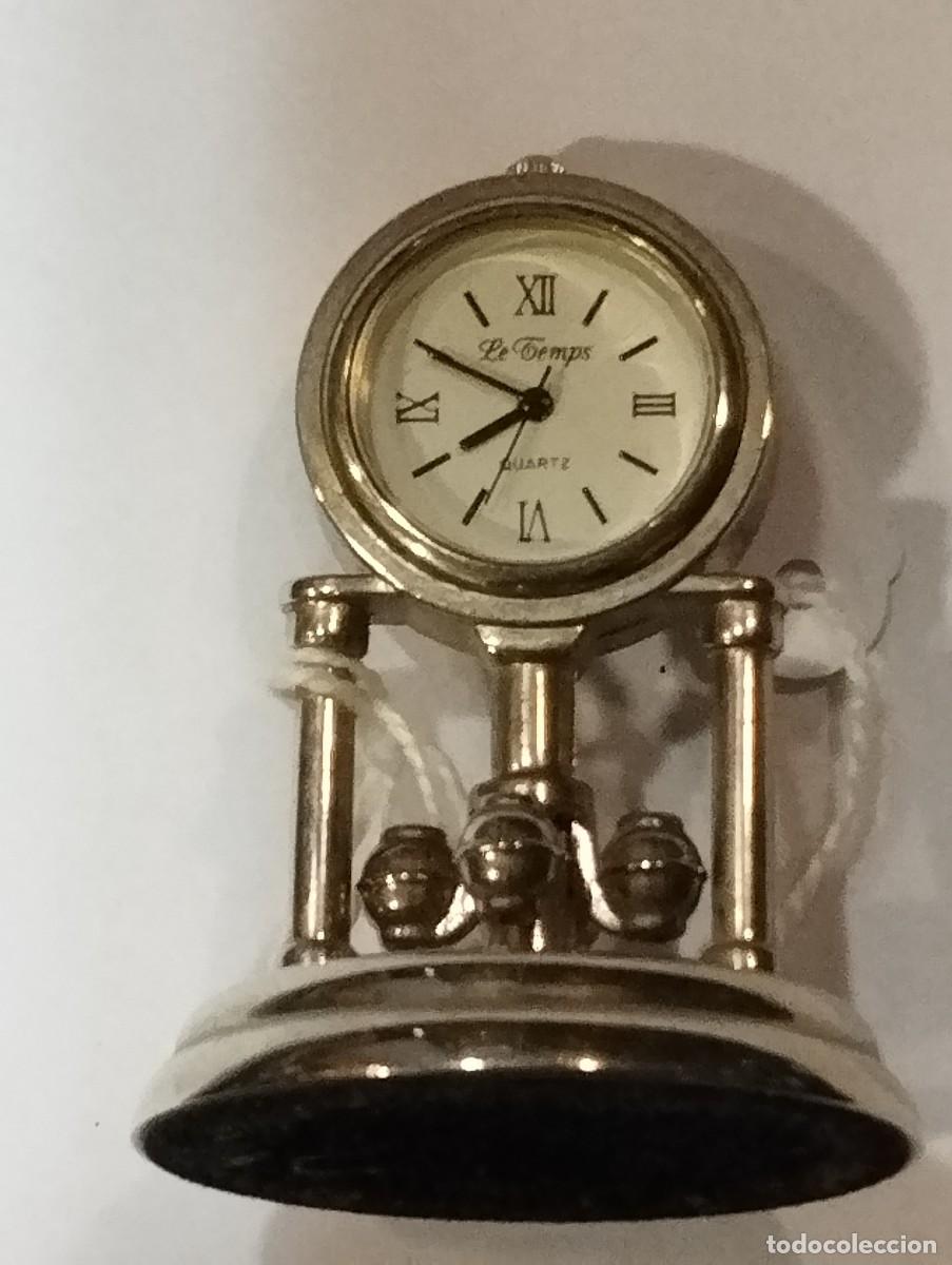 Vintage: MINI RELOJ QUARTZ &rdquo;LE TEMPS&rdquo;. FUNCIONANDO. - Foto 3