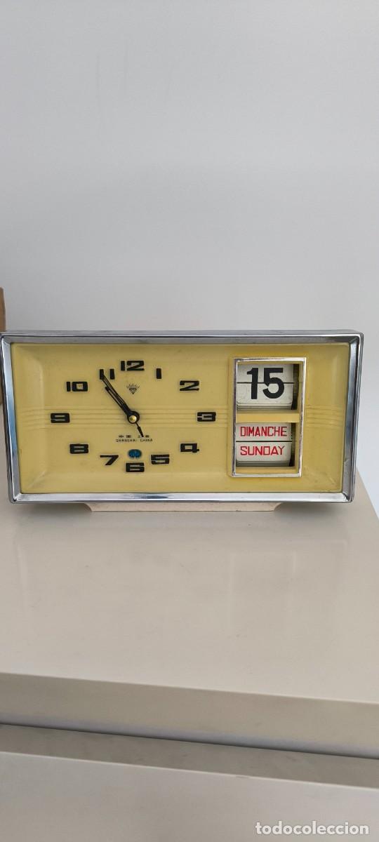 Vintage: Reloj de cuerda antiguo - Foto 1