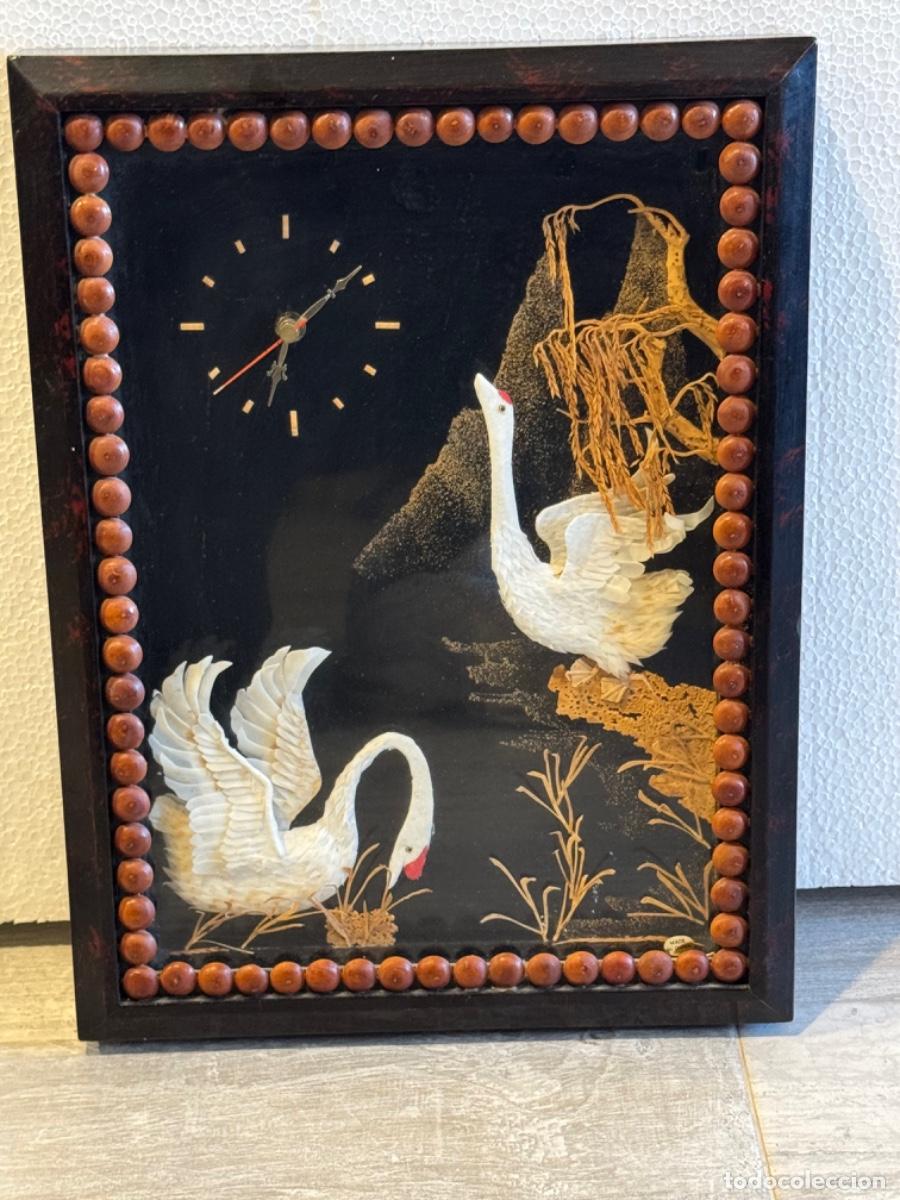 Vintage: CUADRO RELOJ CON CISNES DECORADO A MANO - Foto 2