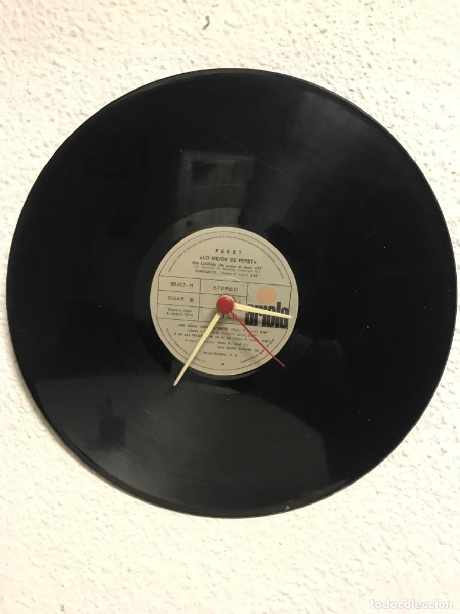 Vintage: Reloj en disco LP vinilo de Peret - Foto 2