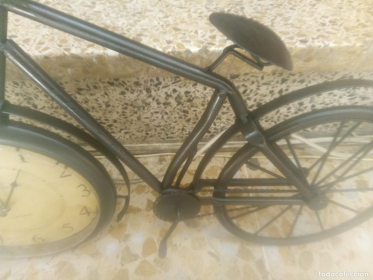 Vintage: RELOJ BICICLETA DE HIERRO FORJA - Foto 2