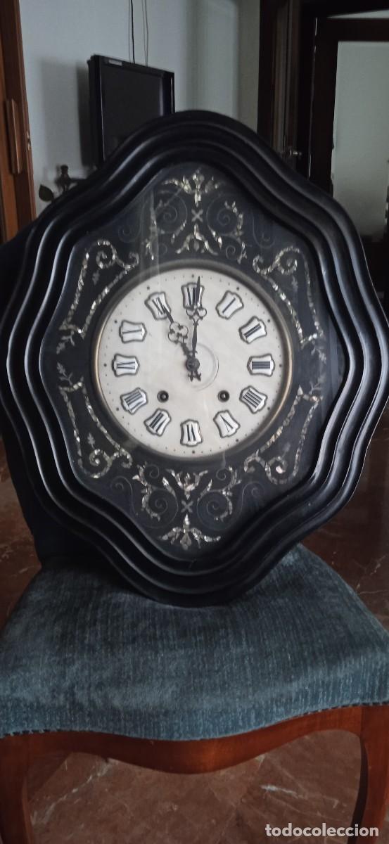 Vintage: Reloj de pared antiguo - Foto 1