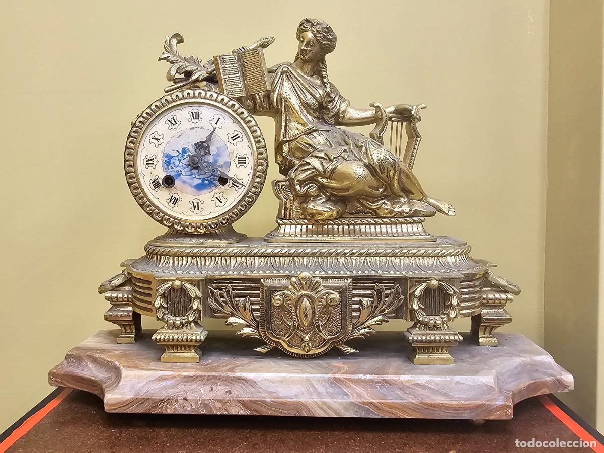Vintage: Reloj de bronce con base de m&aacute;rmol. - Foto 1
