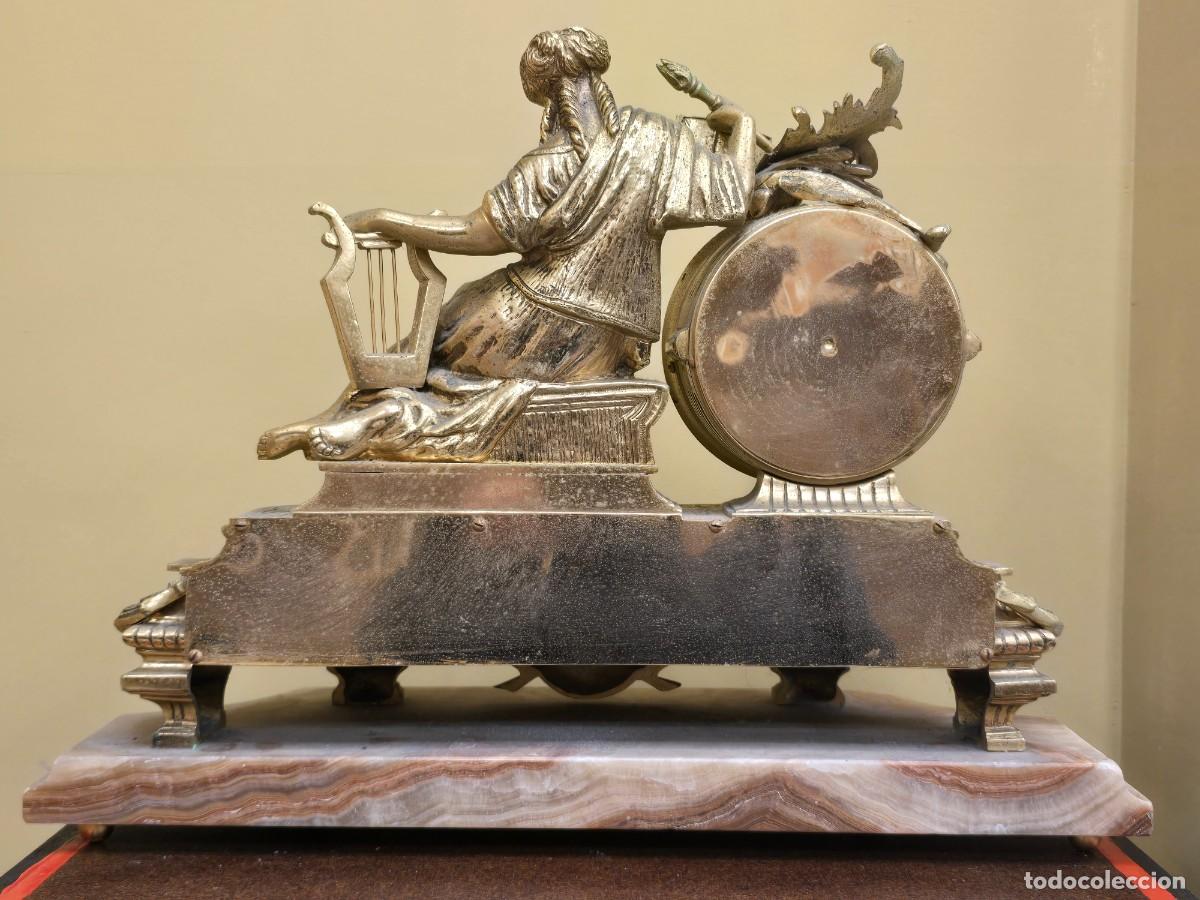 Vintage: Reloj de bronce con base de m&aacute;rmol. - Foto 4