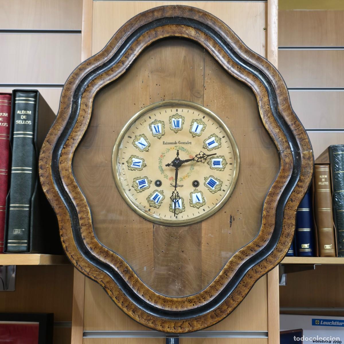Vintage: Reloj de madera antiguo - Foto 1