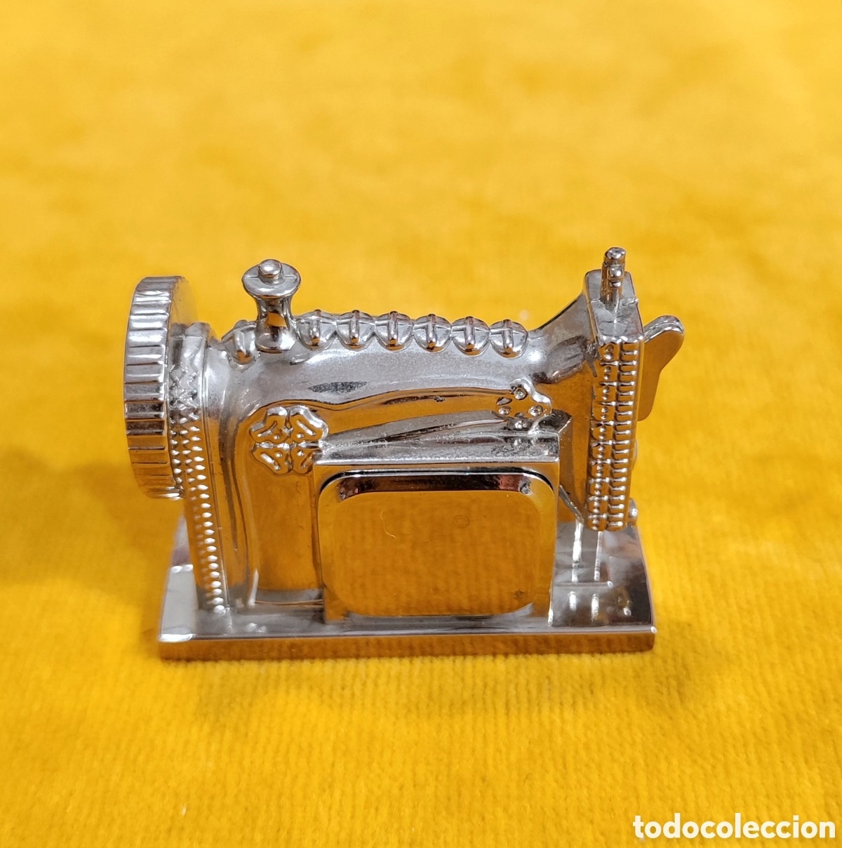 Vintage: Reloj en forma de m&aacute;quina de coser - Foto 3