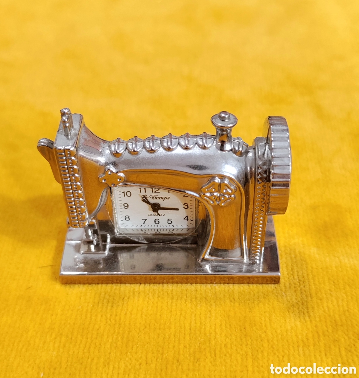 Vintage: Reloj en forma de m&aacute;quina de coser - Foto 1