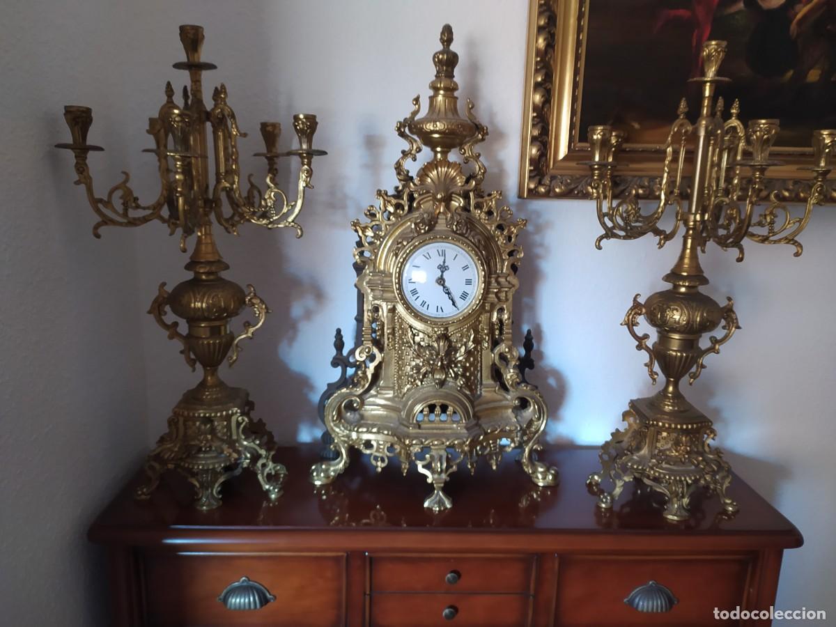 Vintage: Reloj bronce con candelabros - Foto 1