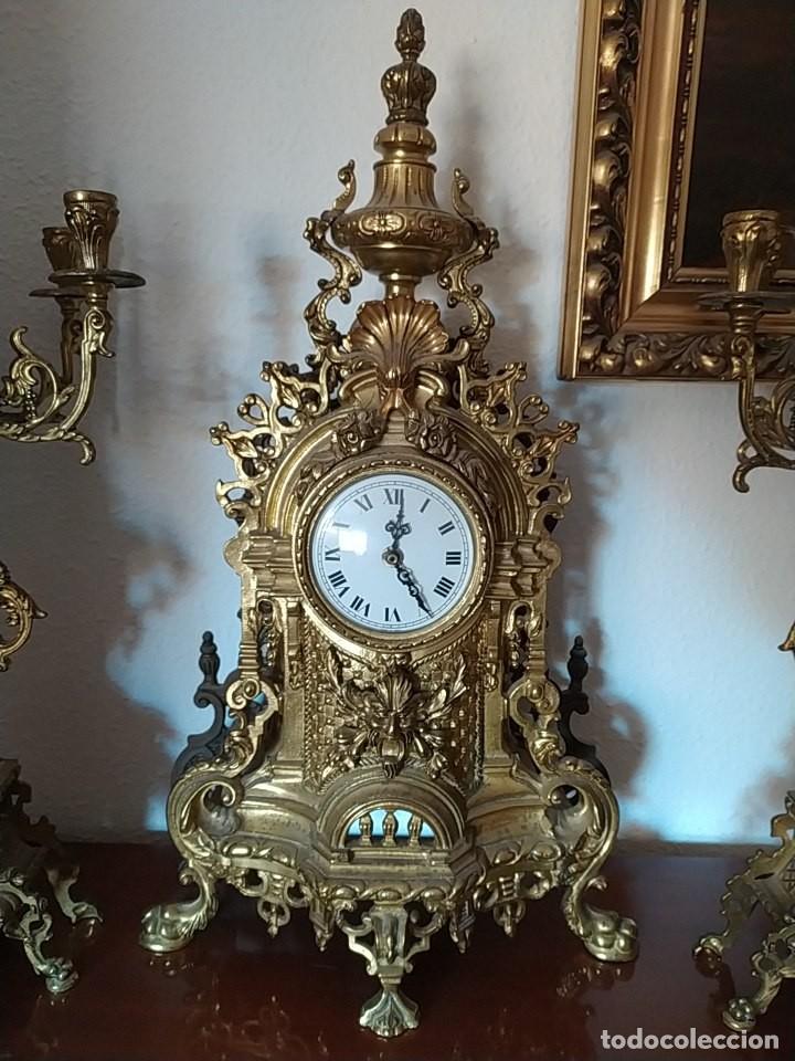Vintage: Reloj bronce con candelabros - Foto 2