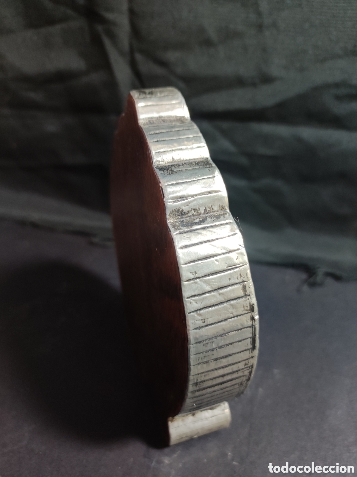 Vintage: Reloj de mesa en madera forrado de esta&ntilde;o - Foto 3