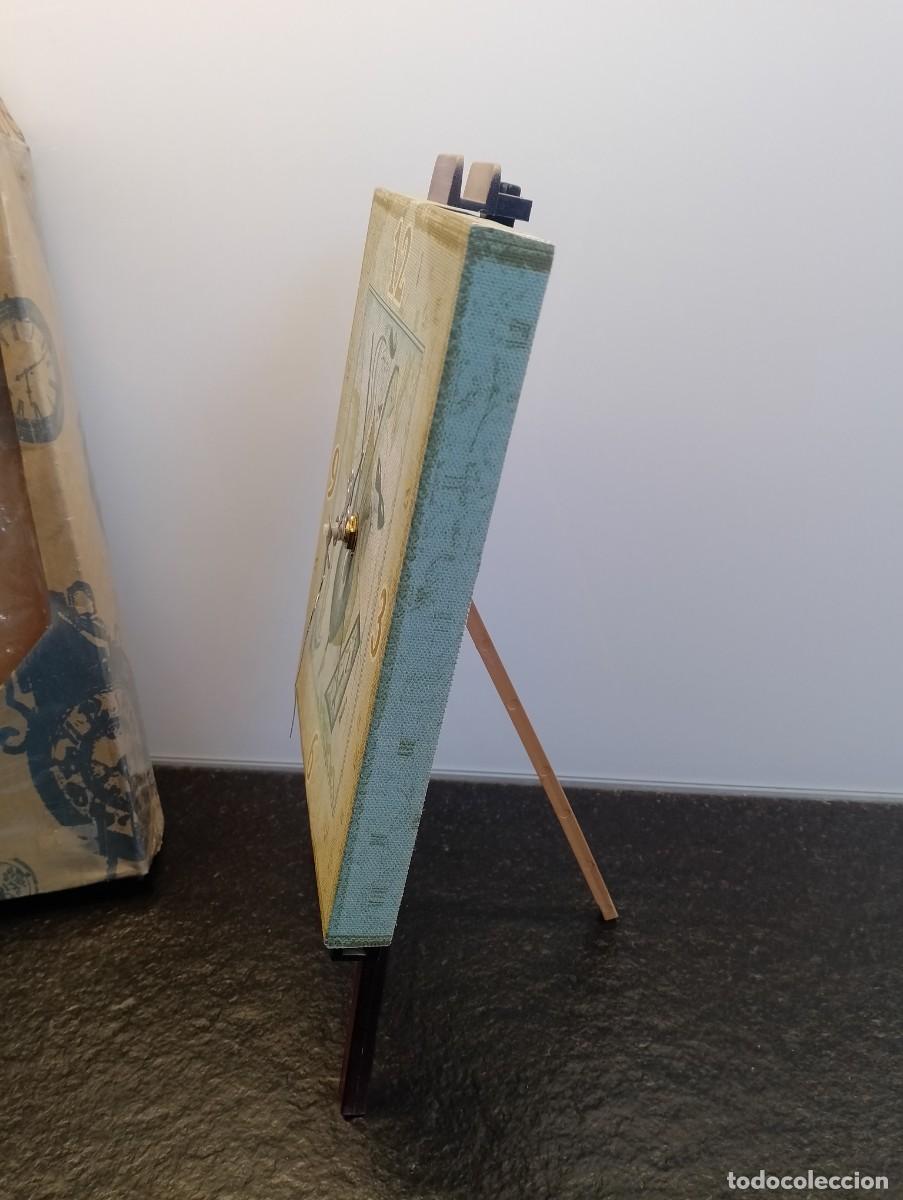 Vintage: Reloj de madera pintado con caballete. - Foto 4