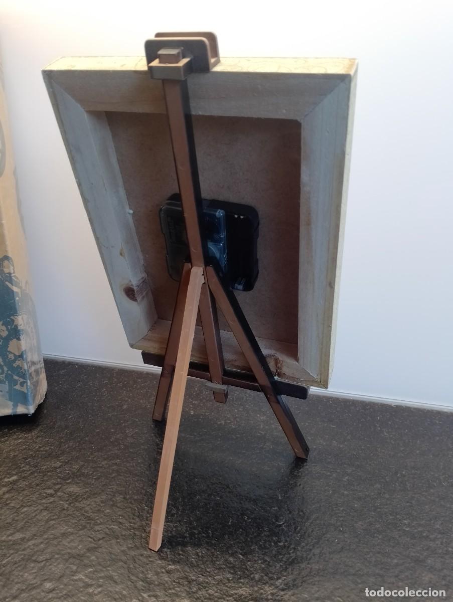 Vintage: Reloj de madera pintado con caballete. - Foto 6