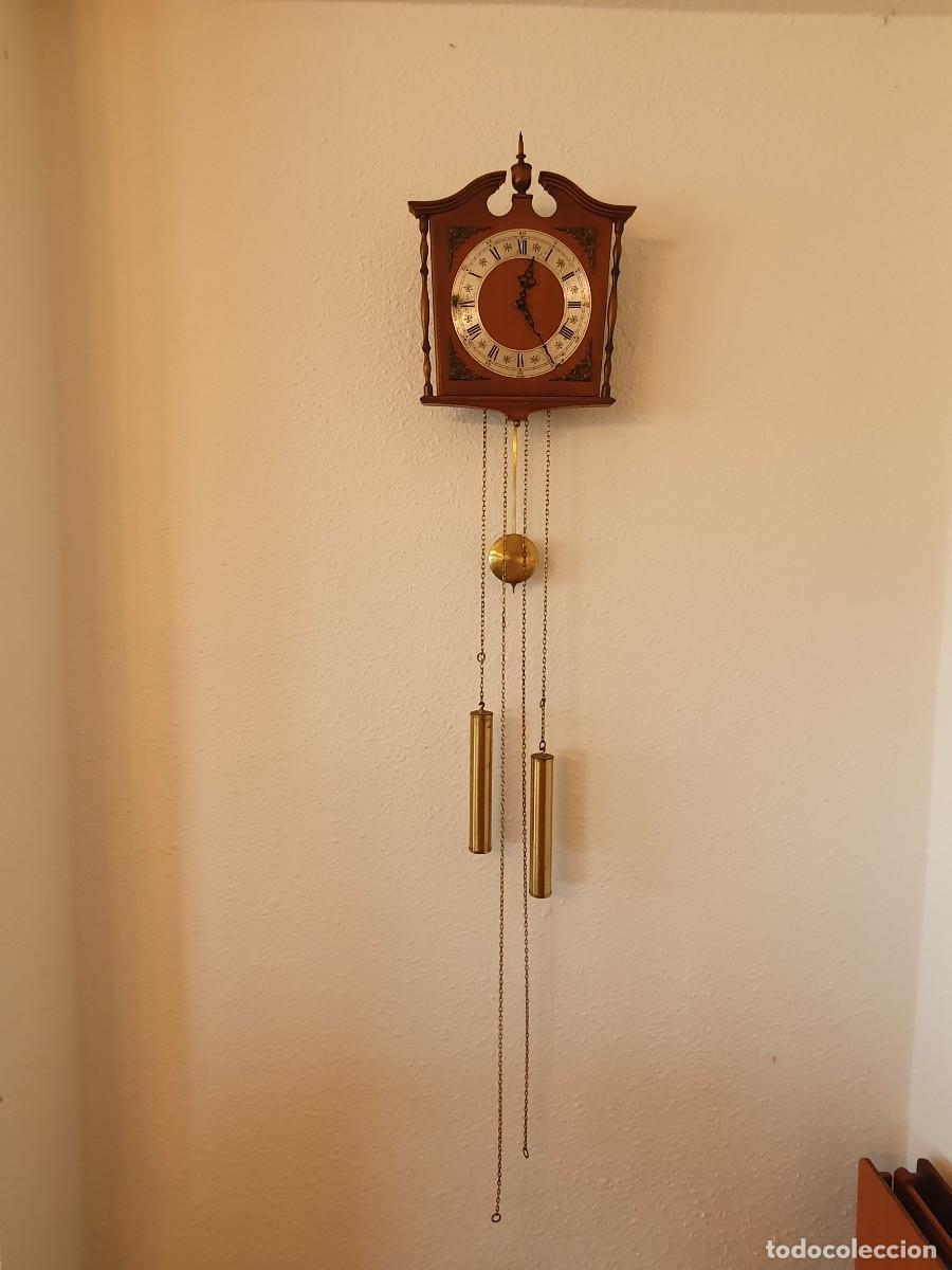 Vintage: Reloj de pared cl&aacute;sico de madera &ndash; con p&eacute;ndulo - Foto 1