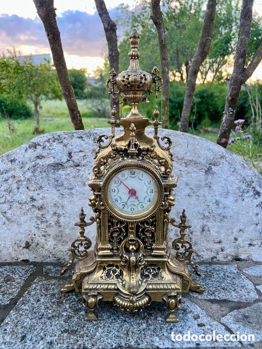 Vintage: Reloj de mesa de lat&oacute;n. - Foto 1
