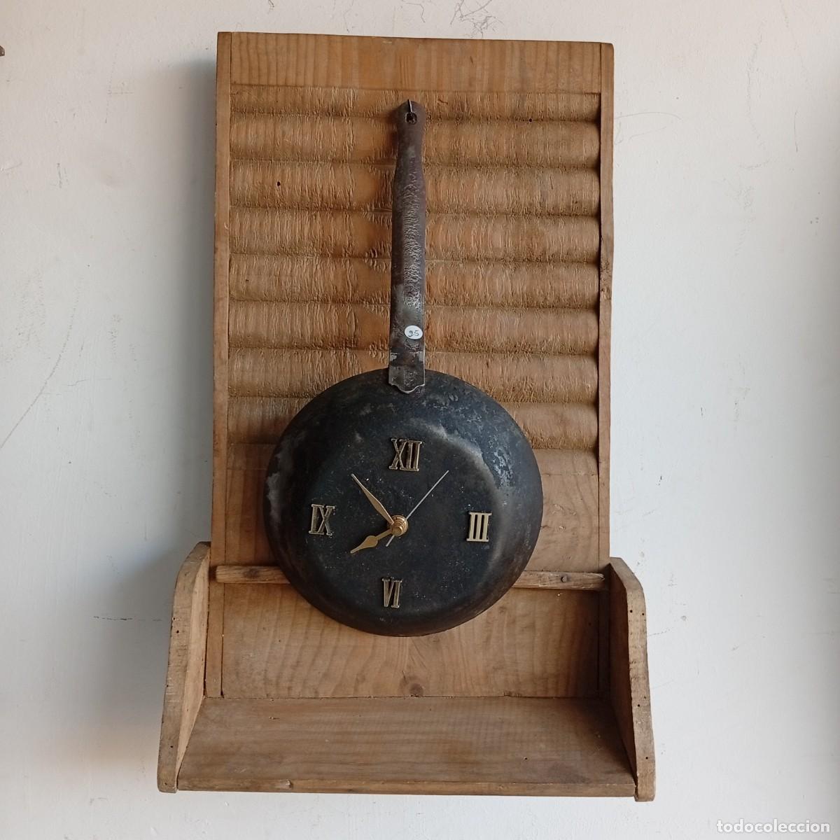 Vintage: RELOJ DE PARED MURAL SOBRE TABLA DE LAVAR - Foto 1