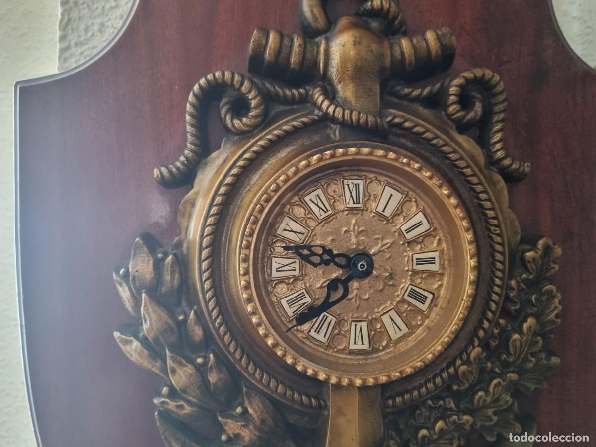 Vintage: Reloj antiguo de bronce - Foto 2