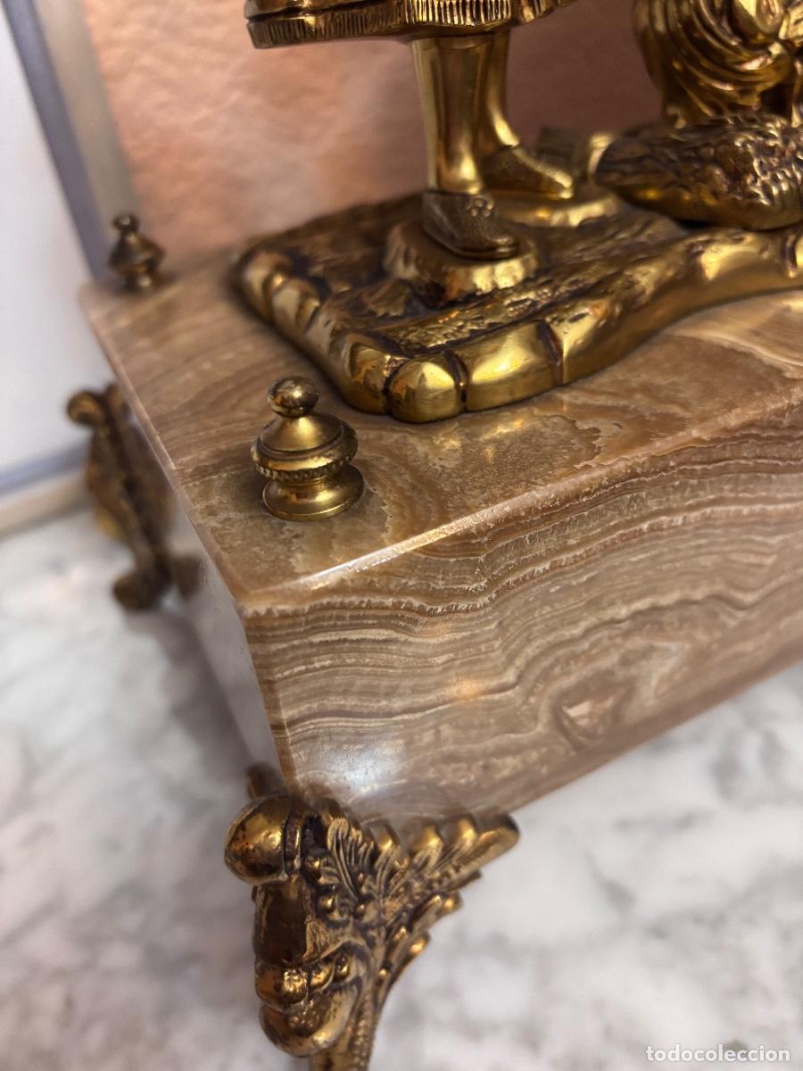 Vintage: Reloj y candelabros de bronce - Foto 4
