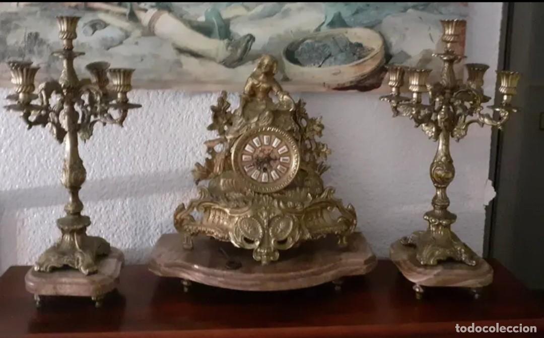 Vintage: Reloj y candelabros bronce - Foto 1