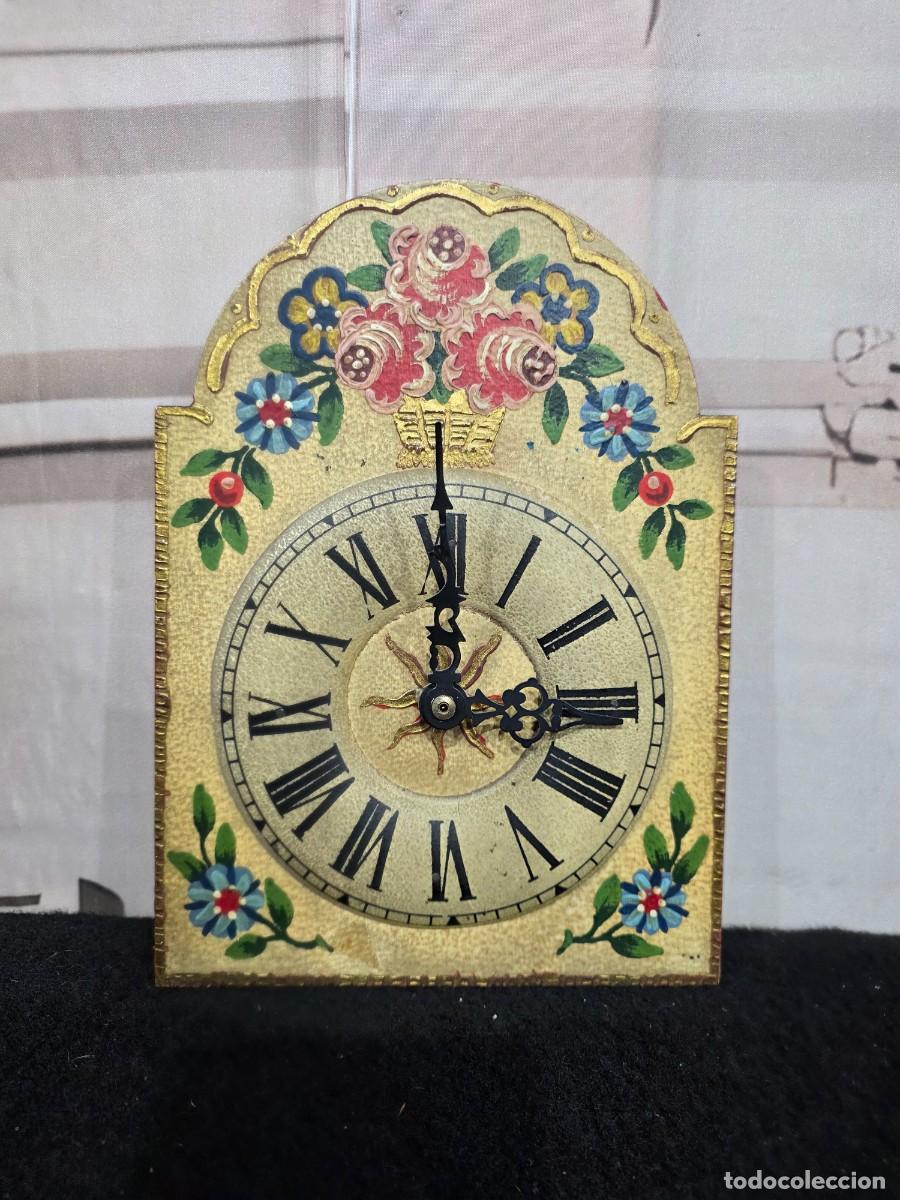 Vintage: Reloj en tabla pintada a mano - Foto 1