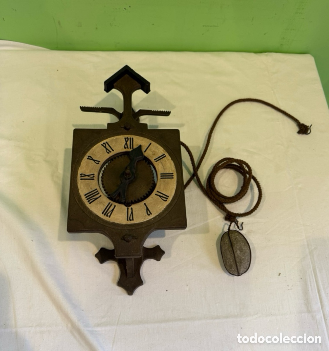 Vintage: Antiguo reloj de pared de contrapesos Gramans - Made in Spain - N&uacute;meros romanos. Vintage