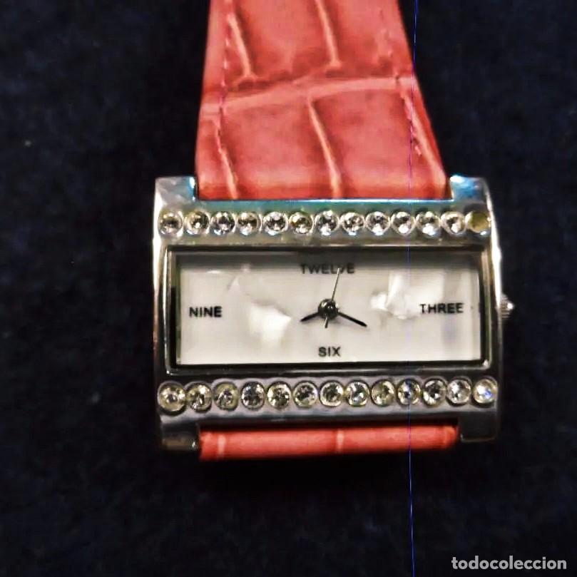 Vintage: RELOJ CORREA CUERO FUCSIA ANTIALERGICA Y ACERO CON CIRCONITAS. MARCA TWELVE. ESFERA NACAR. QUARTZ