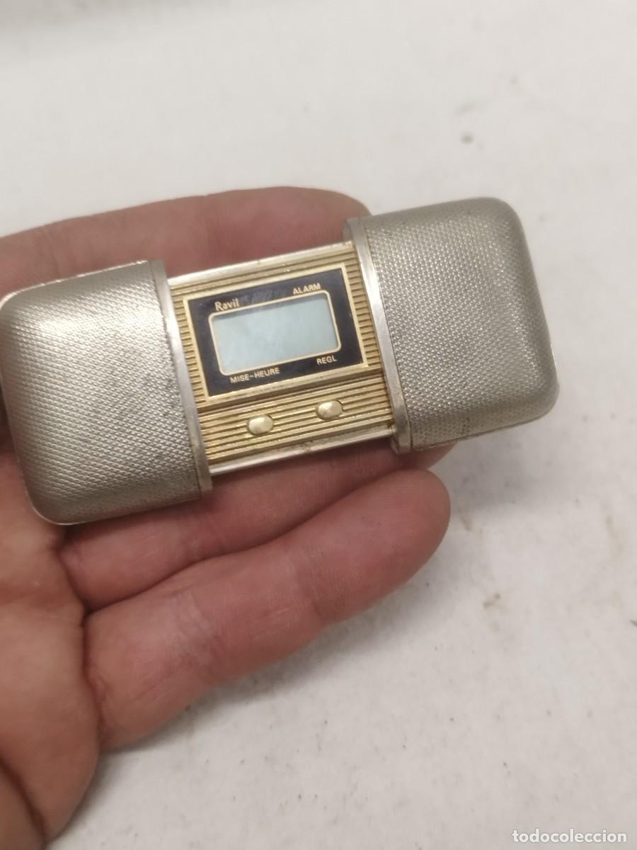 Vintage: Peque&ntilde;o reloj digital de viaje. Plegable, sin probar.