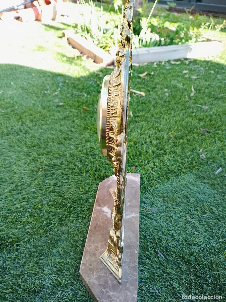 Vintage: Reloj de sobremesa bronce y m&aacute;rmol - Foto 5